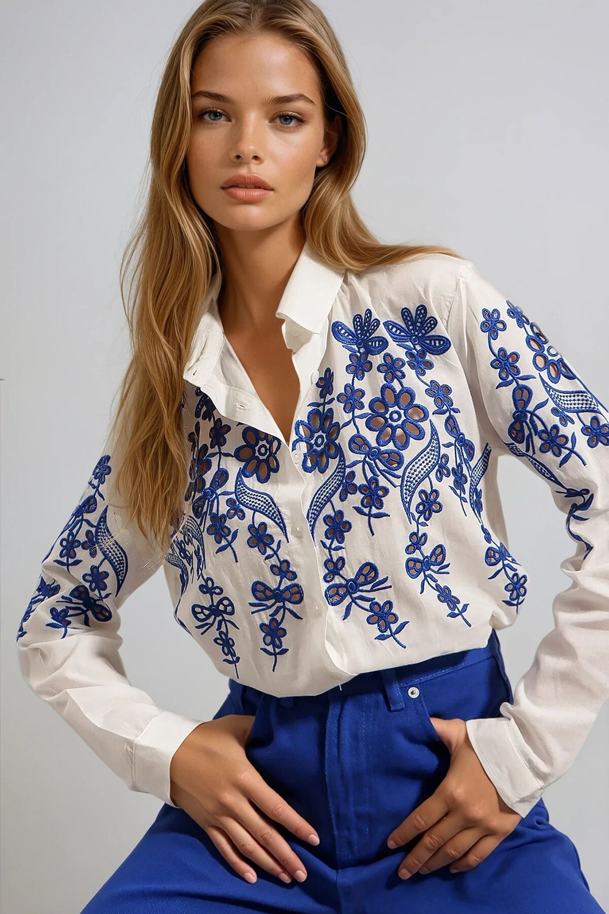 Saks Klasik Yaka Önü Ve Kolları Nakış İşlemeli Poplin Gömlek