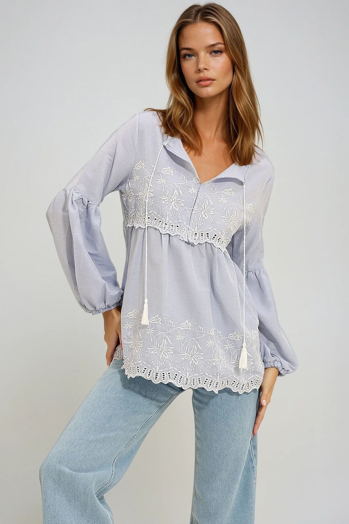 Bebe Mavi Önü Nakışlı Yakası Püsküllü Balon Kol Dokuma Bluz