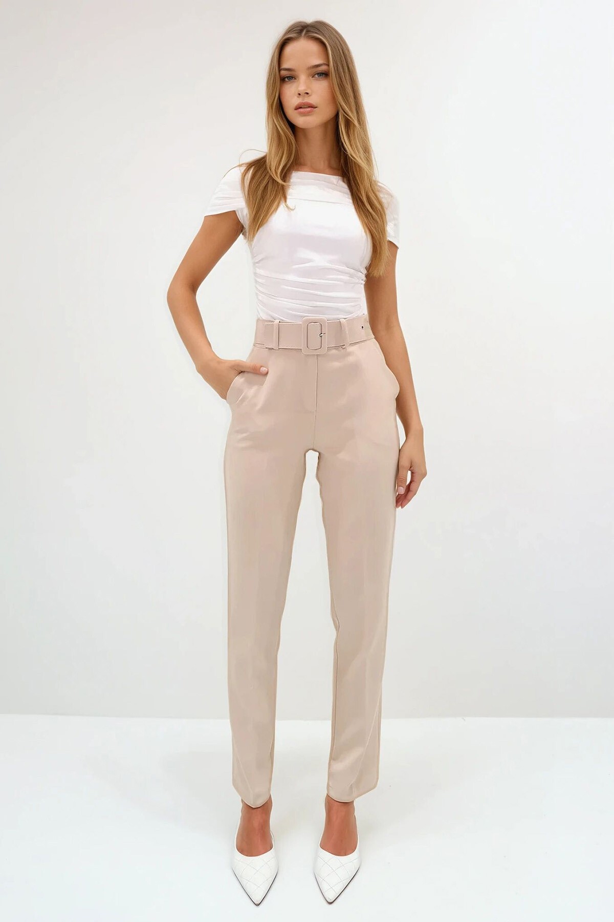 Bej Çift Cepli Piliseli Beli Kemerli Straight Fit Pantolon