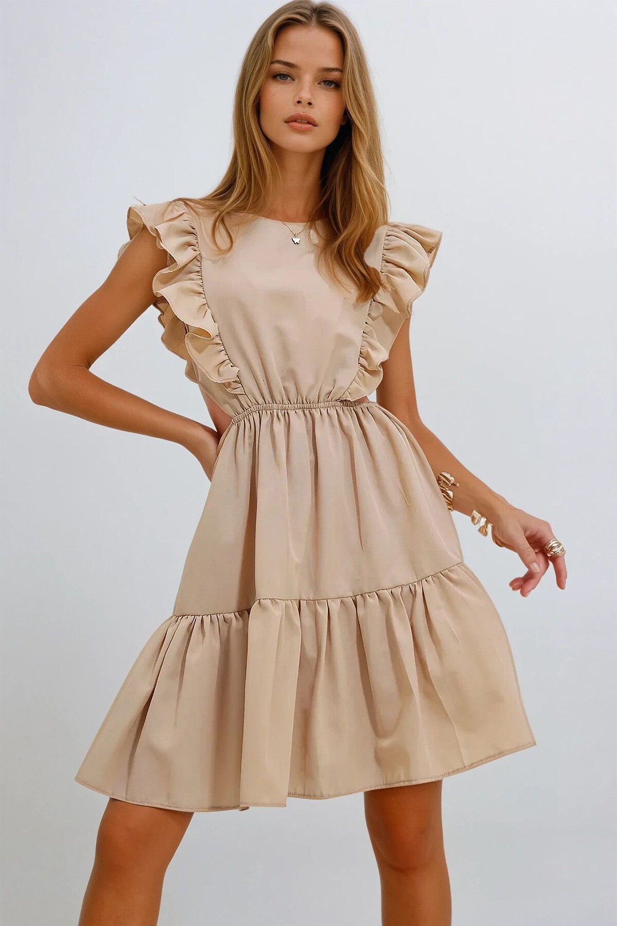 Bej Kayık Yaka Beli Dekolteli Yanları Volanlı Poplin Elbise
