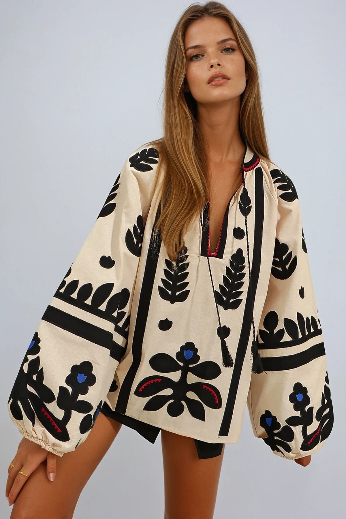 Bej Kayık Yaka Püskül Detaylı Nakış İşlemeli Balon Kol Dokuma Bluz