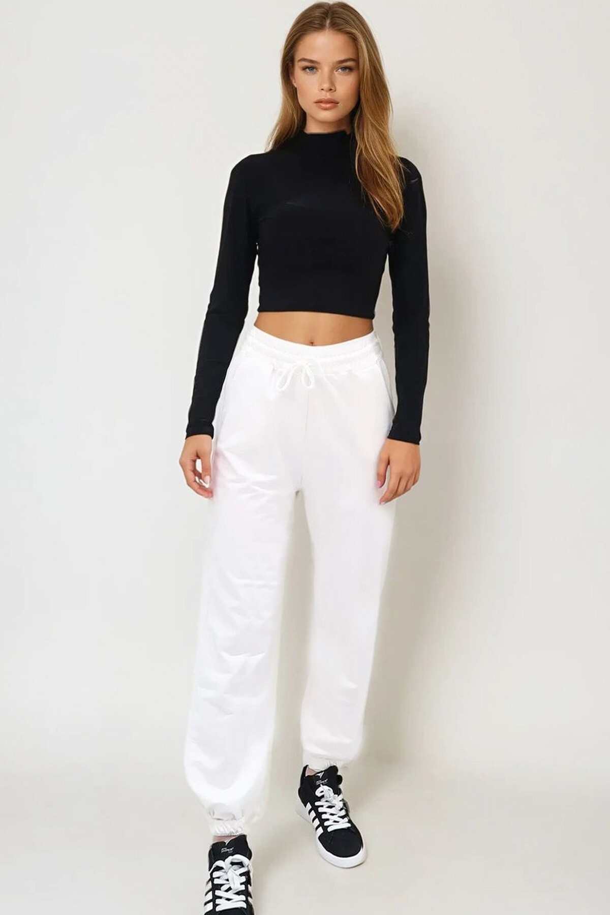 Beyaz Beli Ve Paçası Lastikli Basic Eşofman Altı