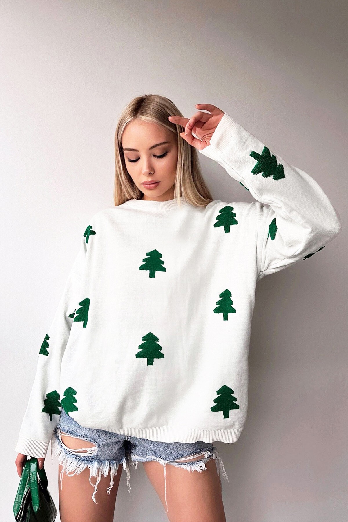 Beyaz Bisiklet Yaka Ağaç Desenli Triko Kazak