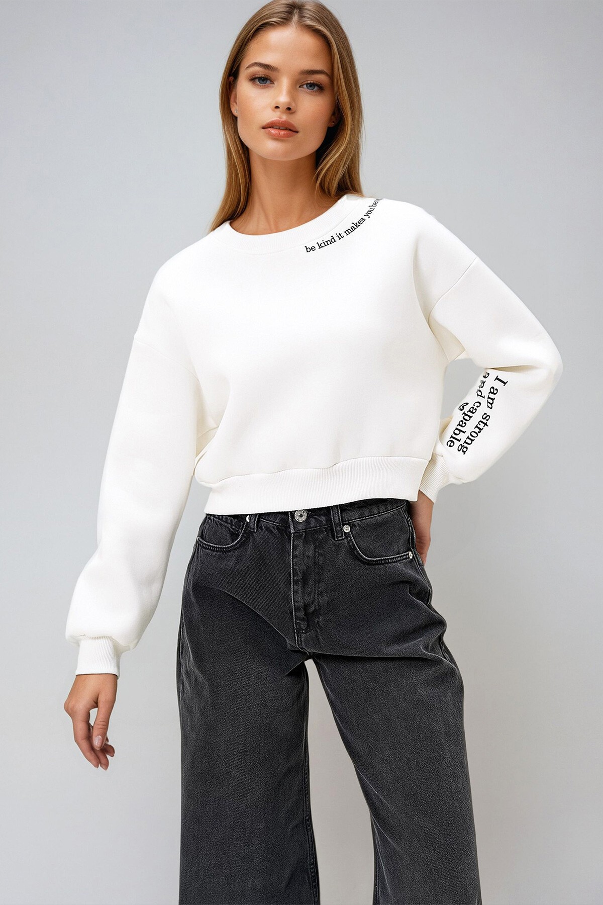 Beyaz Bisiklet Yaka Kol Ve Yaka Baskı Detaylı Üç İplik Şardonlu Sweatshırt