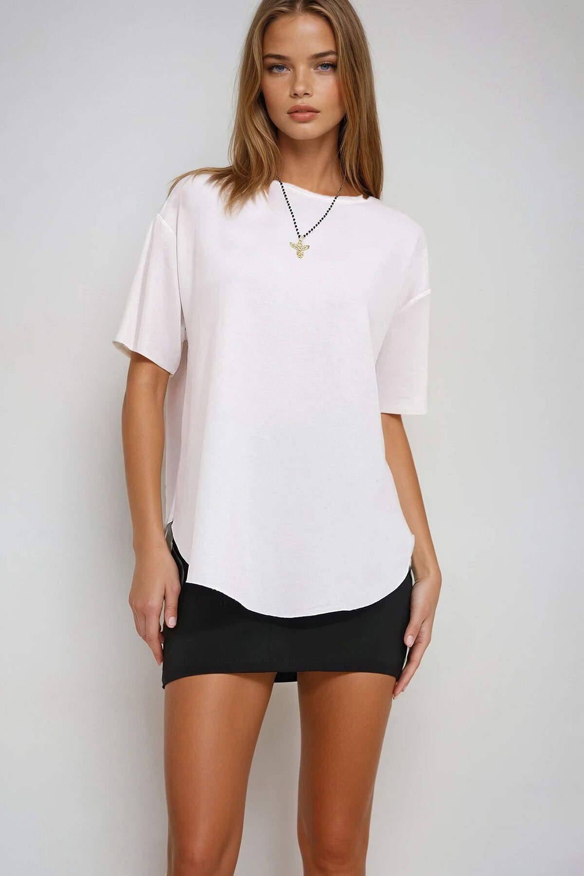 Beyaz Bisiklet Yaka Oval Kesim Modal T Shirt