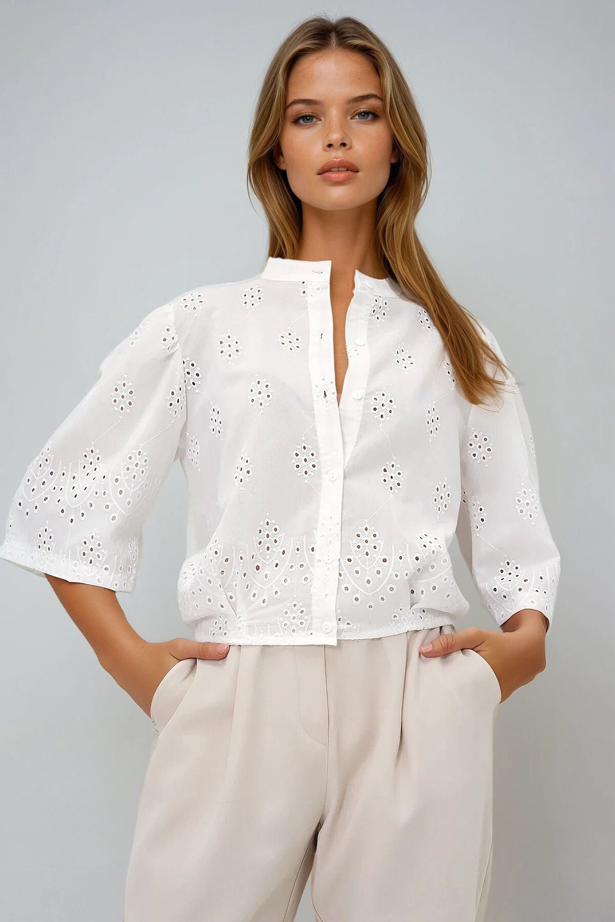 Beyaz Hakim Yaka Fisto Nakış İşlemeli Crop Gömlek