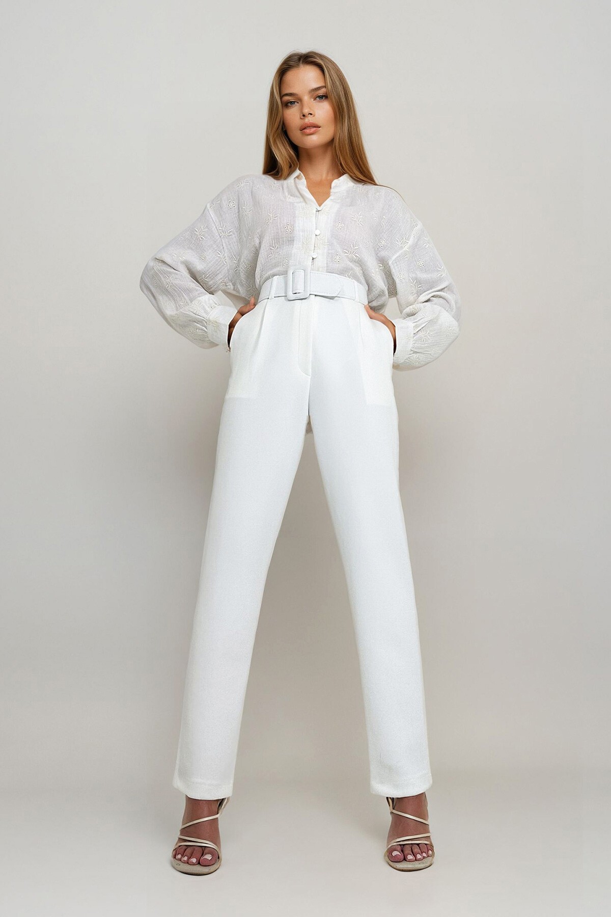Beyaz Kemerli Pantolon