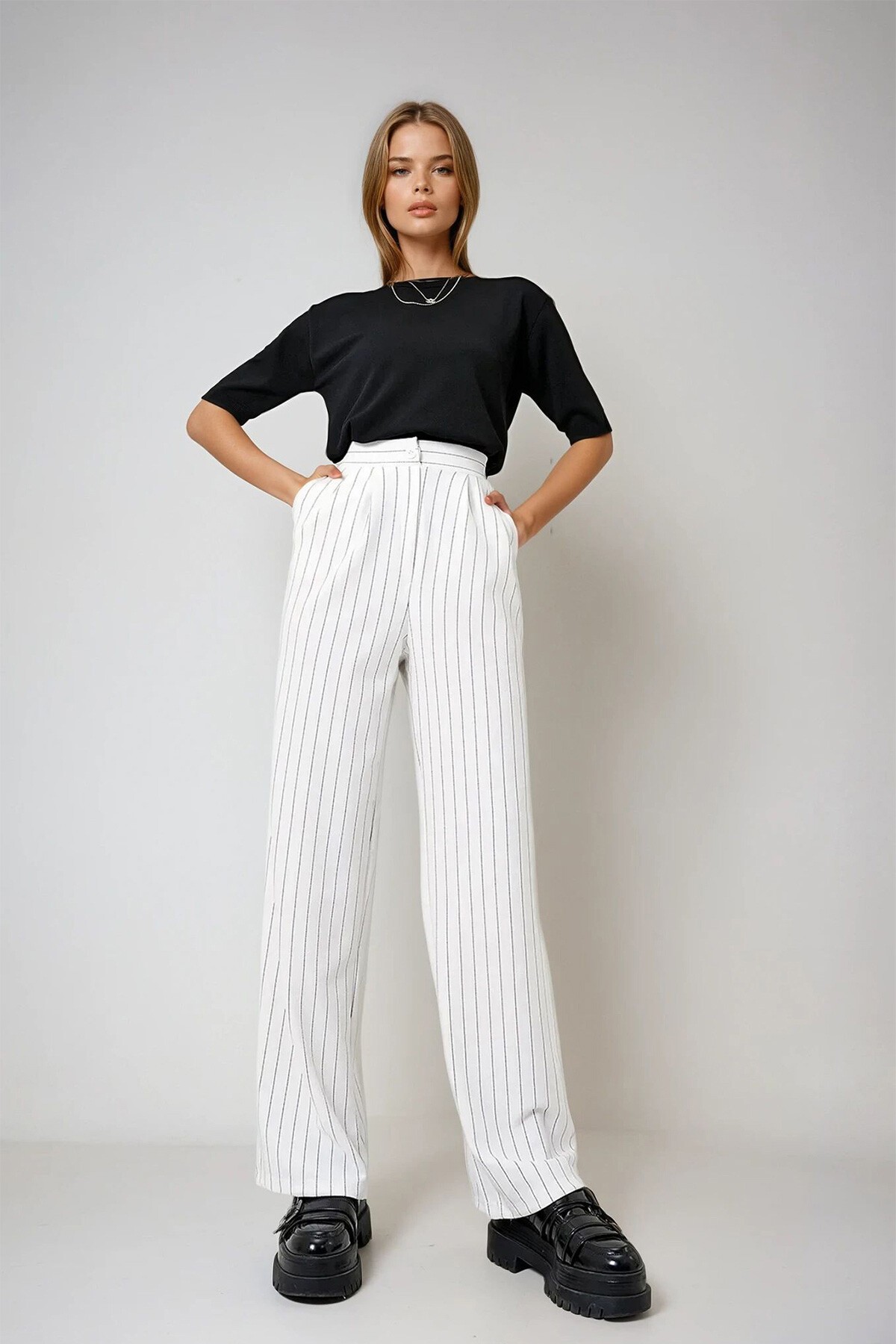 Beyaz Pileli Çift Cepli Çizgili Mevsimlik Palazzo Pantolon