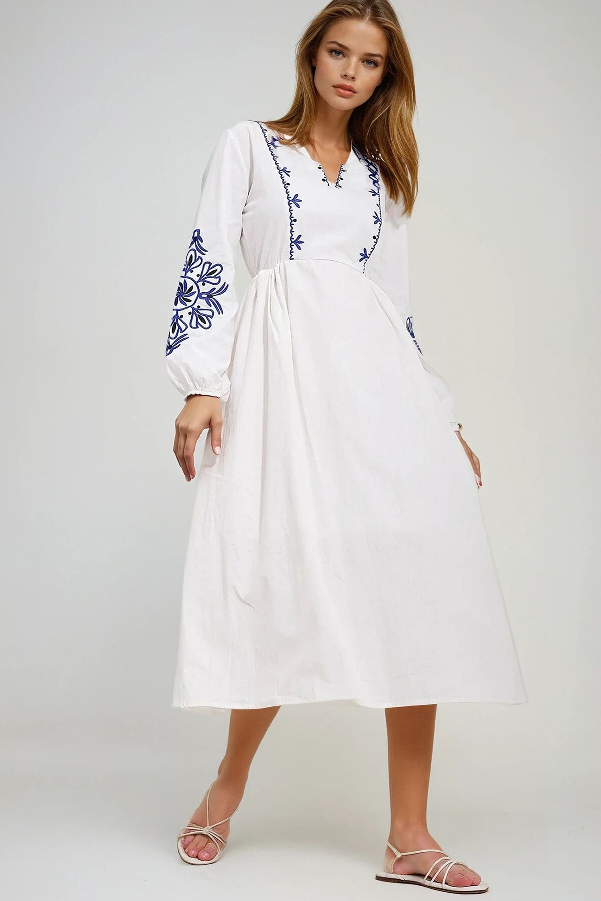 Beyaz V Yaka İçi Astarlı Keten Nakışlı Midi Boy Elbise