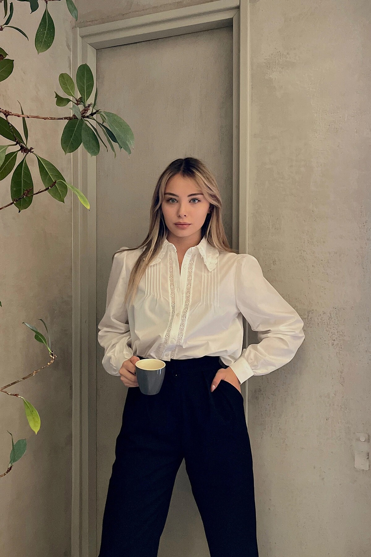 Beyaz Yakası Fisto Nervürlü Pamuklu Dokuma Gömlek Esq7628