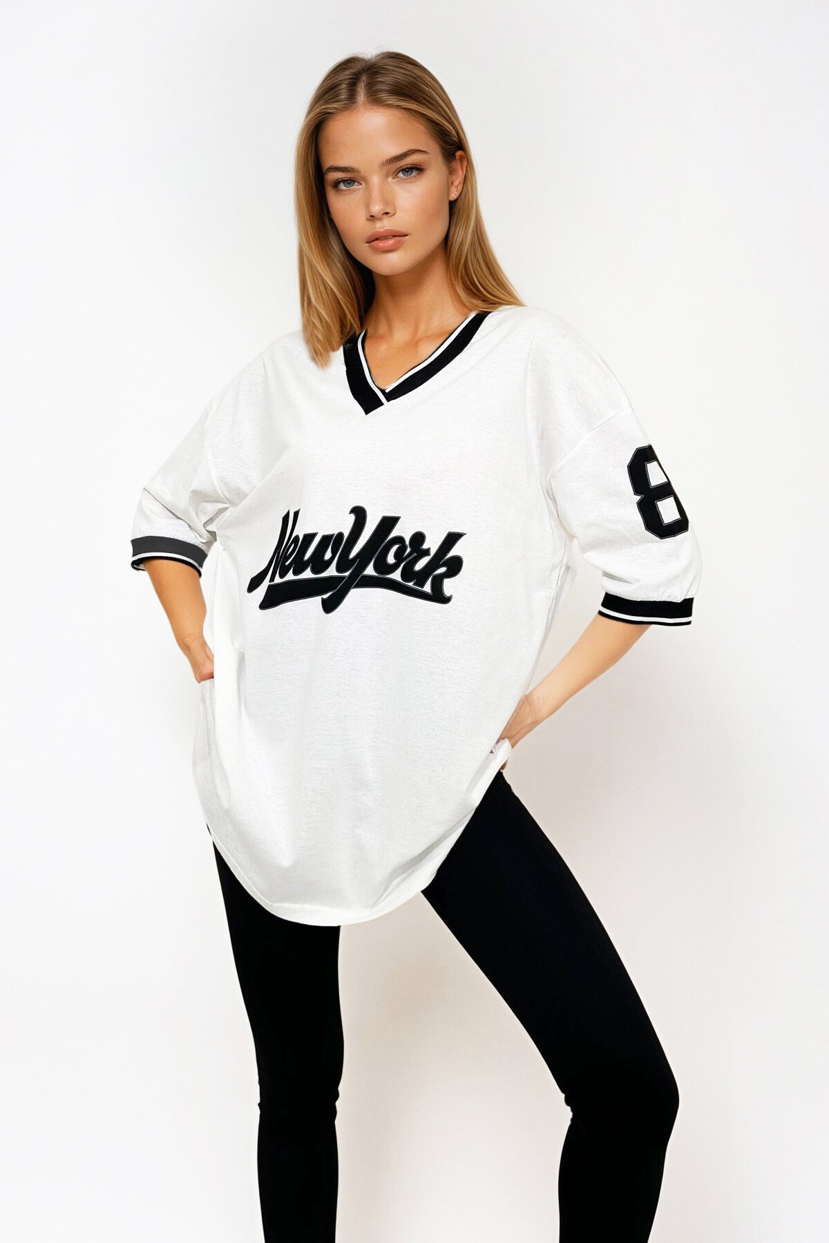 Beyaz Yakası Ve Kolları Ribanalı Önü Baskılı Oversize T Shirt