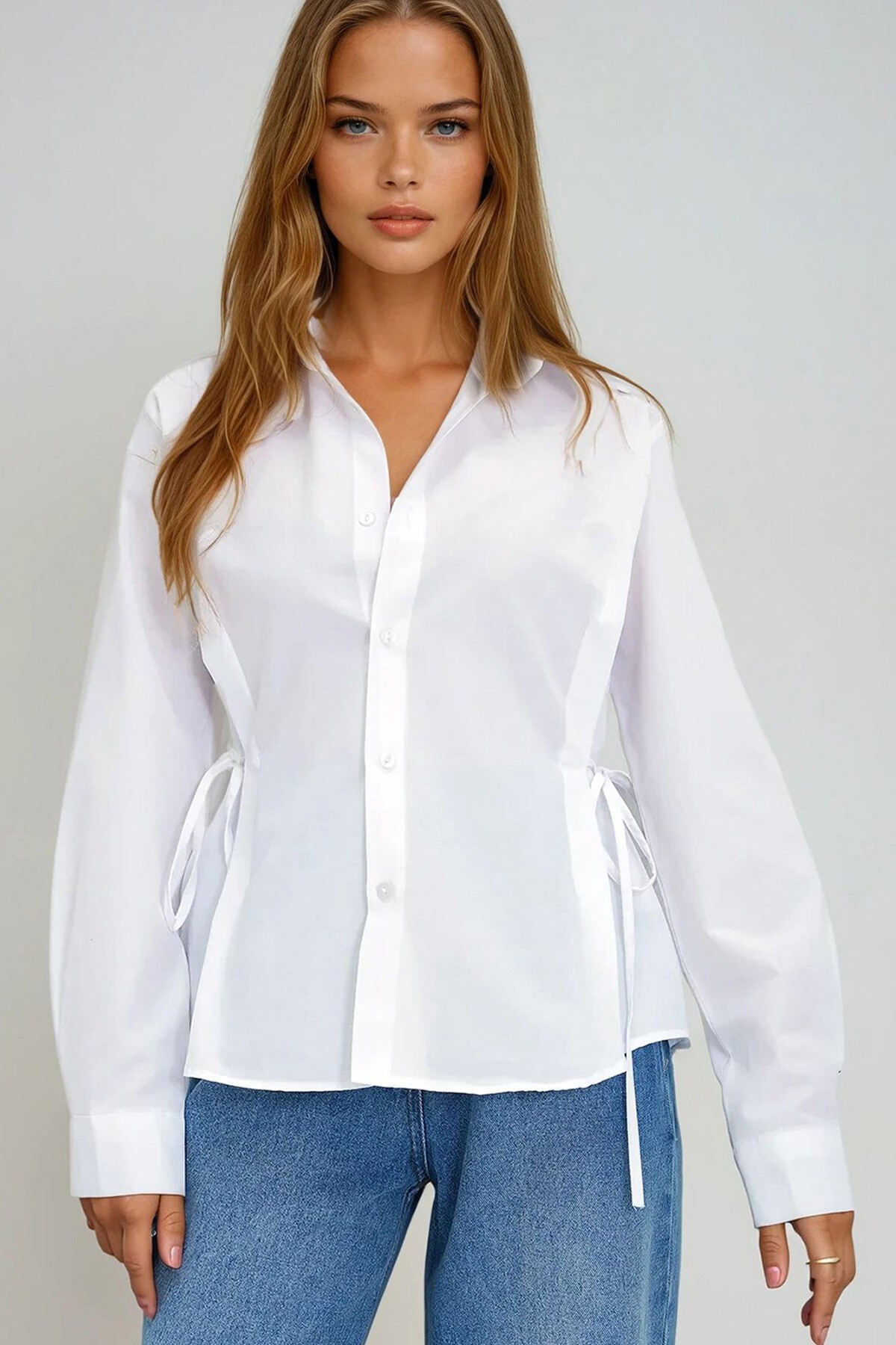 Beyaz Yanlardan Bağlama Detaylı Poplin Gömlek