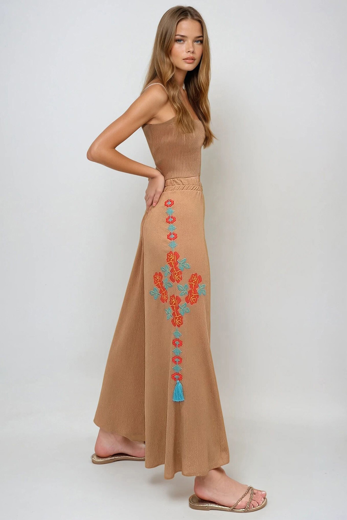 Bisküvi Yanları Etnik Desen Nakış İşlemeli Krinkıl Palazzo Pantolon