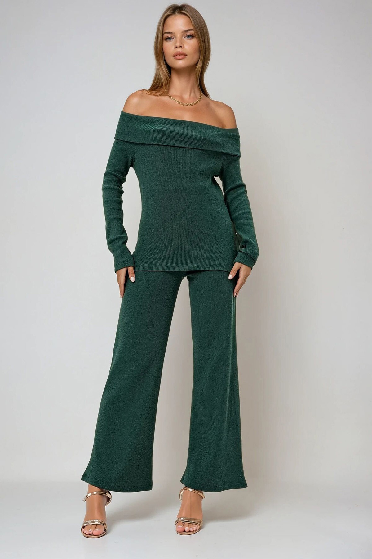 Ceviz Yeşili Madonna Yaka Kaşkorse Bluz Ve Pantolon Takım