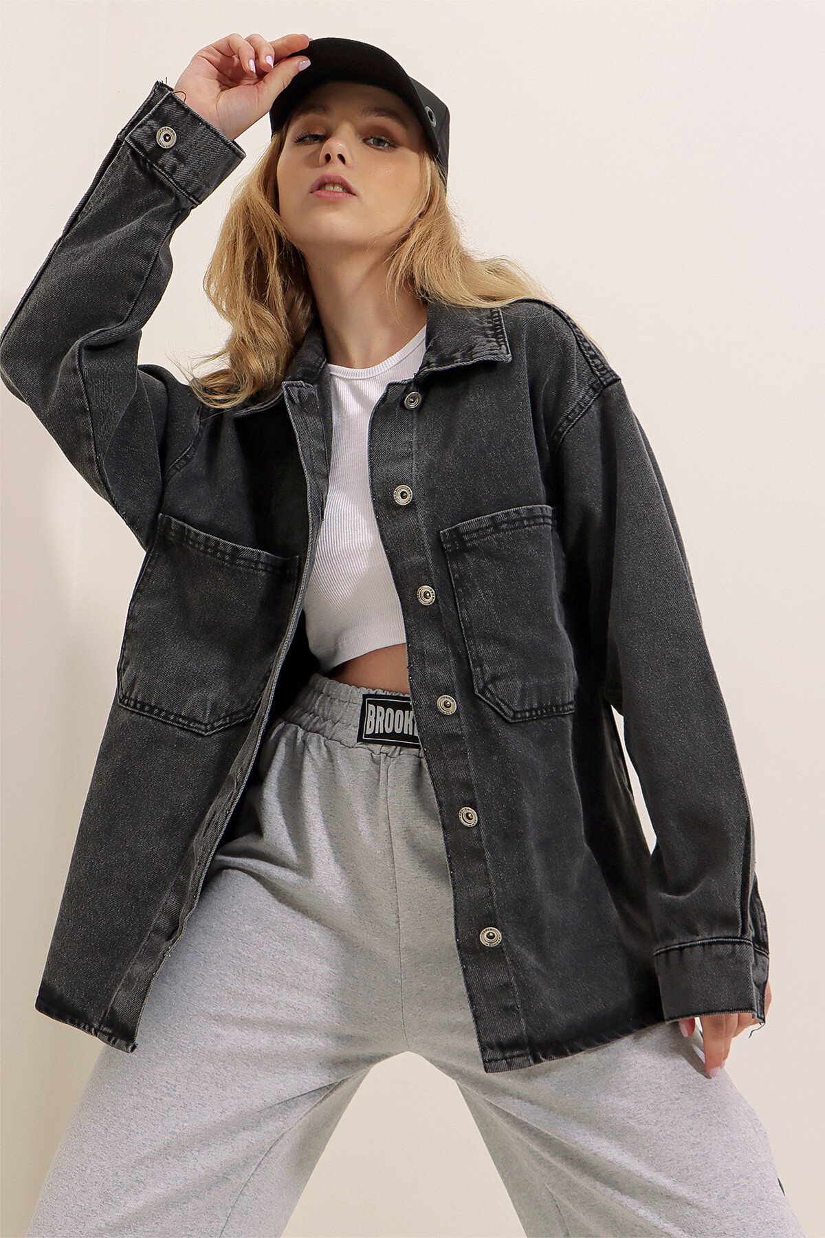 Antrasit Çift Cepli Yıkamalı Oversize Denim Ceket