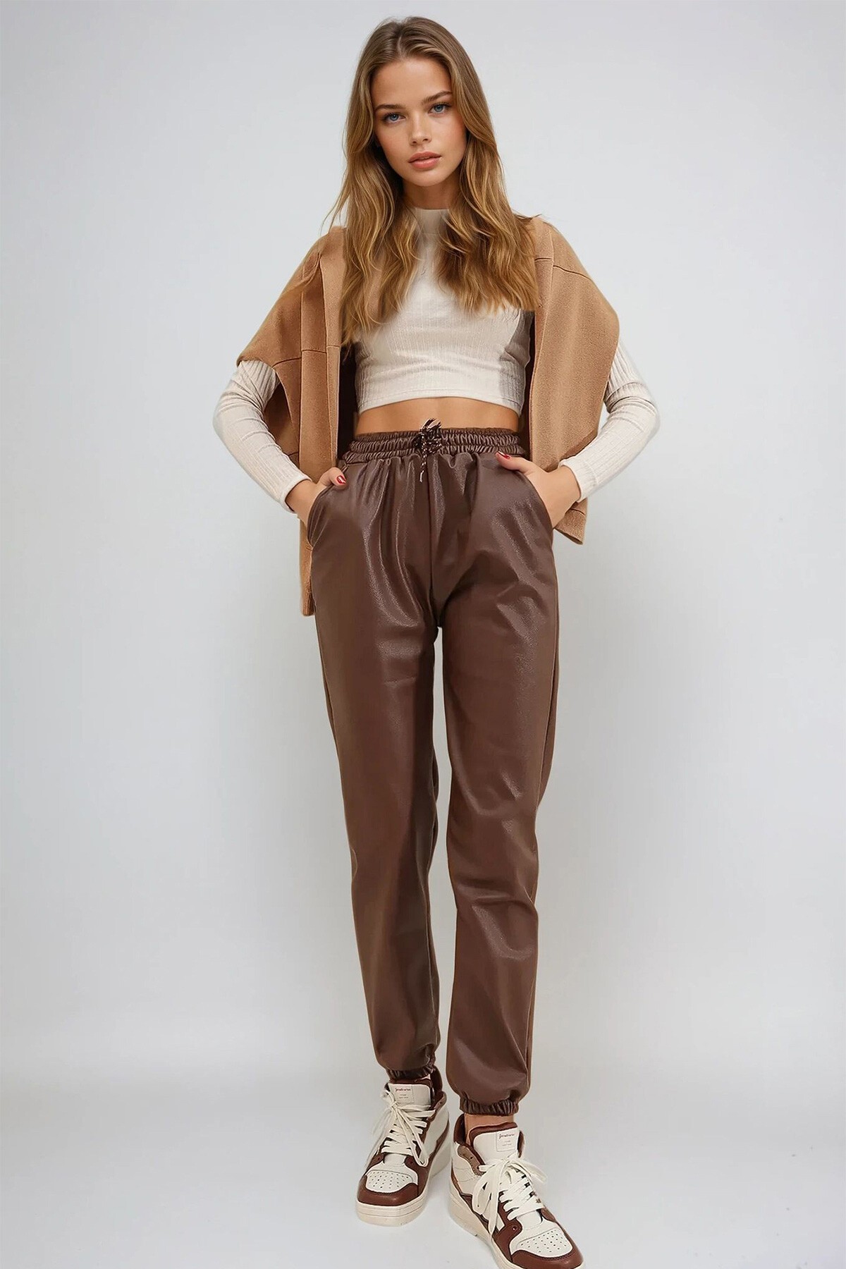 Çikolata Çift Cepli Bel Ve Bilek Lastikli İçi Şardonlu Casual Suni Deri Pantolon