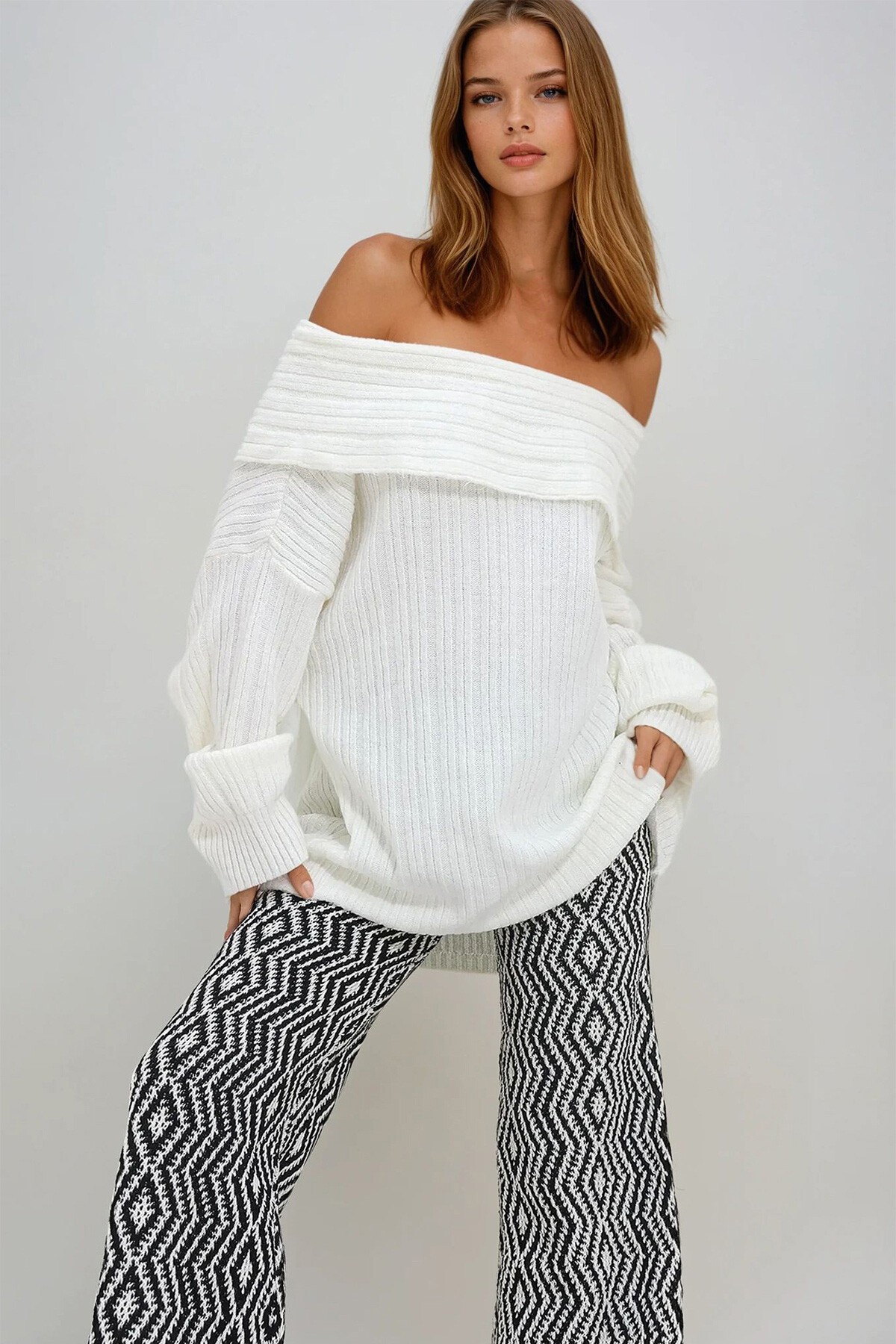 Ekru Madonna Yaka Fitilli Oversize Kazak