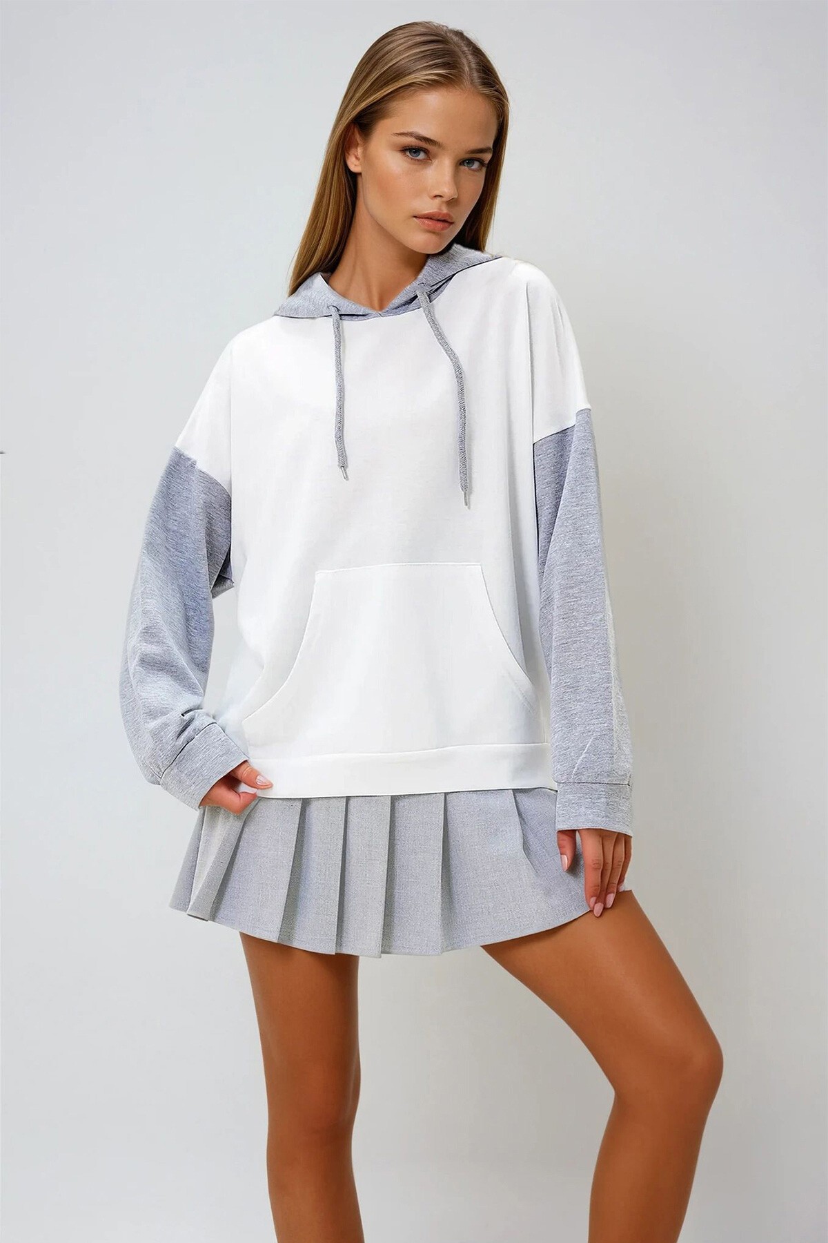 Ekru Renk Bloklu Oversıze Kapüşonlu Sweatshirt