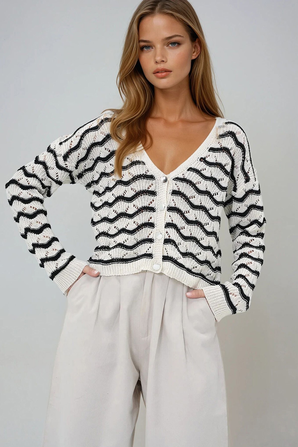 Ekru Siyah Çizgili Delik Ajurlu Yazlık Triko Hırka