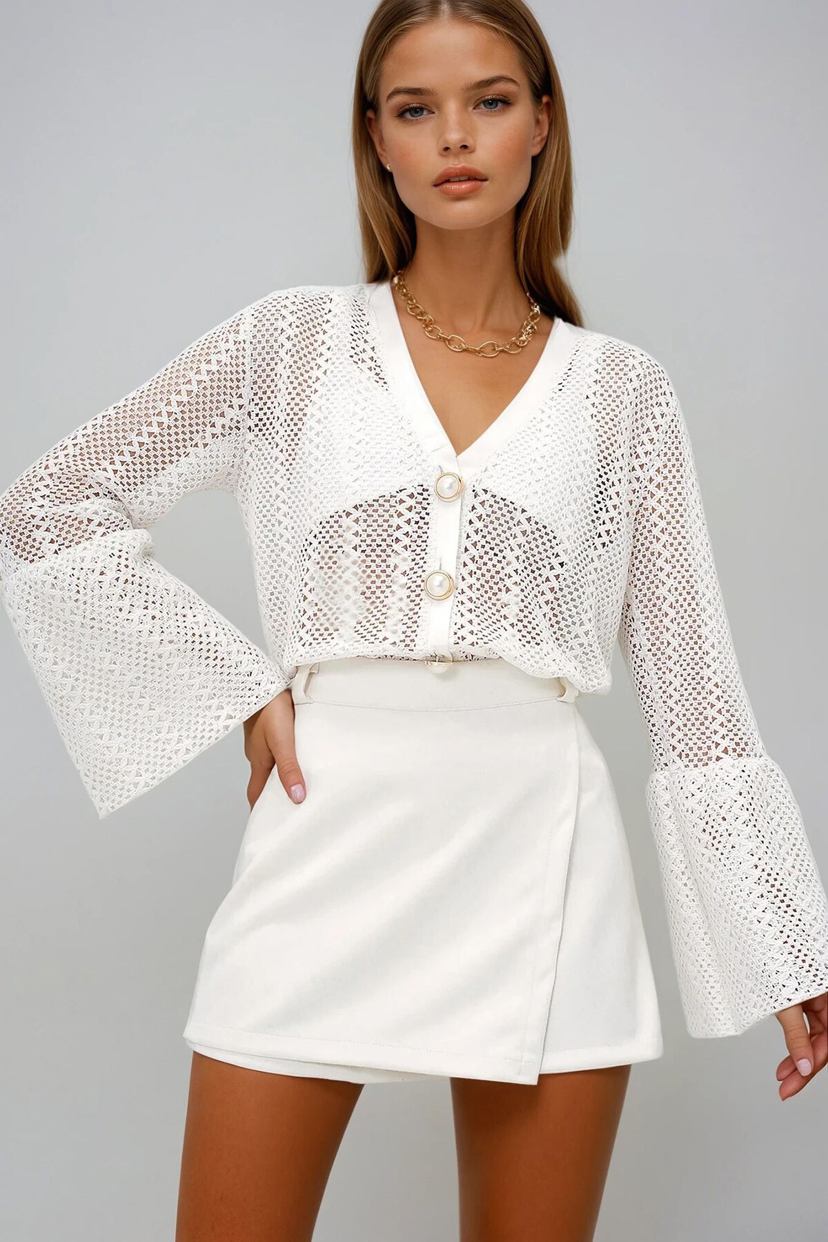 Ekru V Yaka Kolları Volanlı Yazlık Triko Bluz