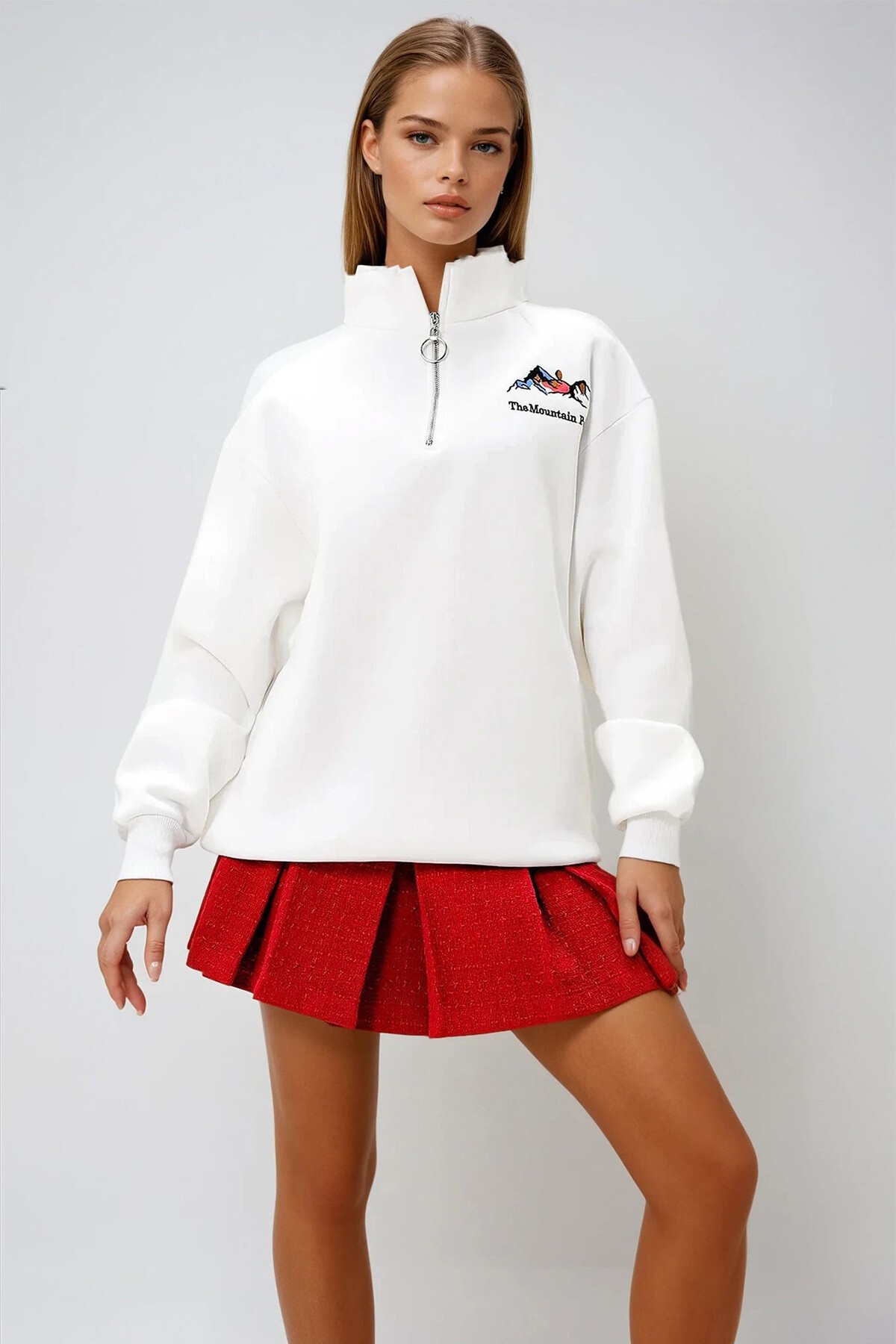 Ekru Yarım Balıkçı Yaka Fermuarlı Önü Nakışlı İçi Şardonlu Sweatshırt