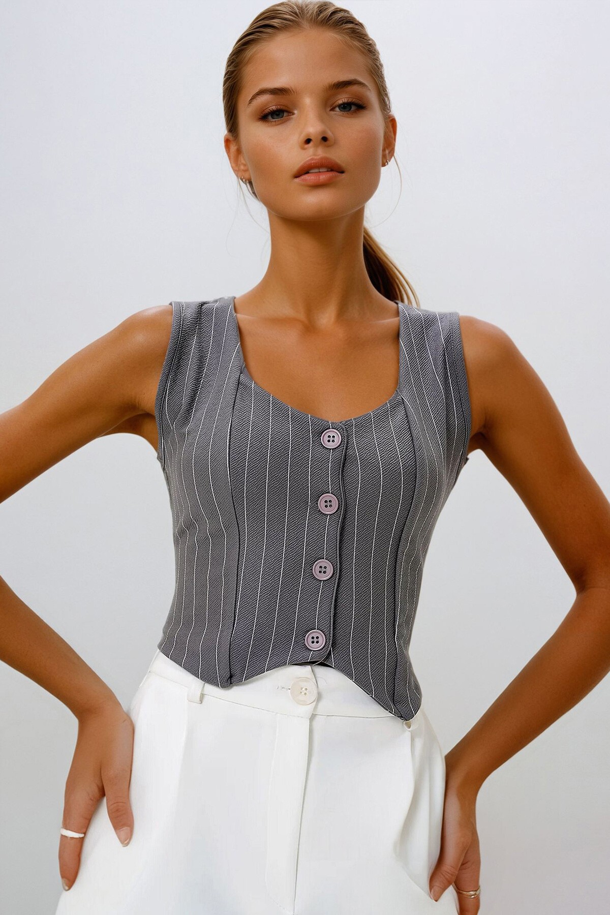 Gri Kalp Yaka Düğmeli Çizgili Yelek