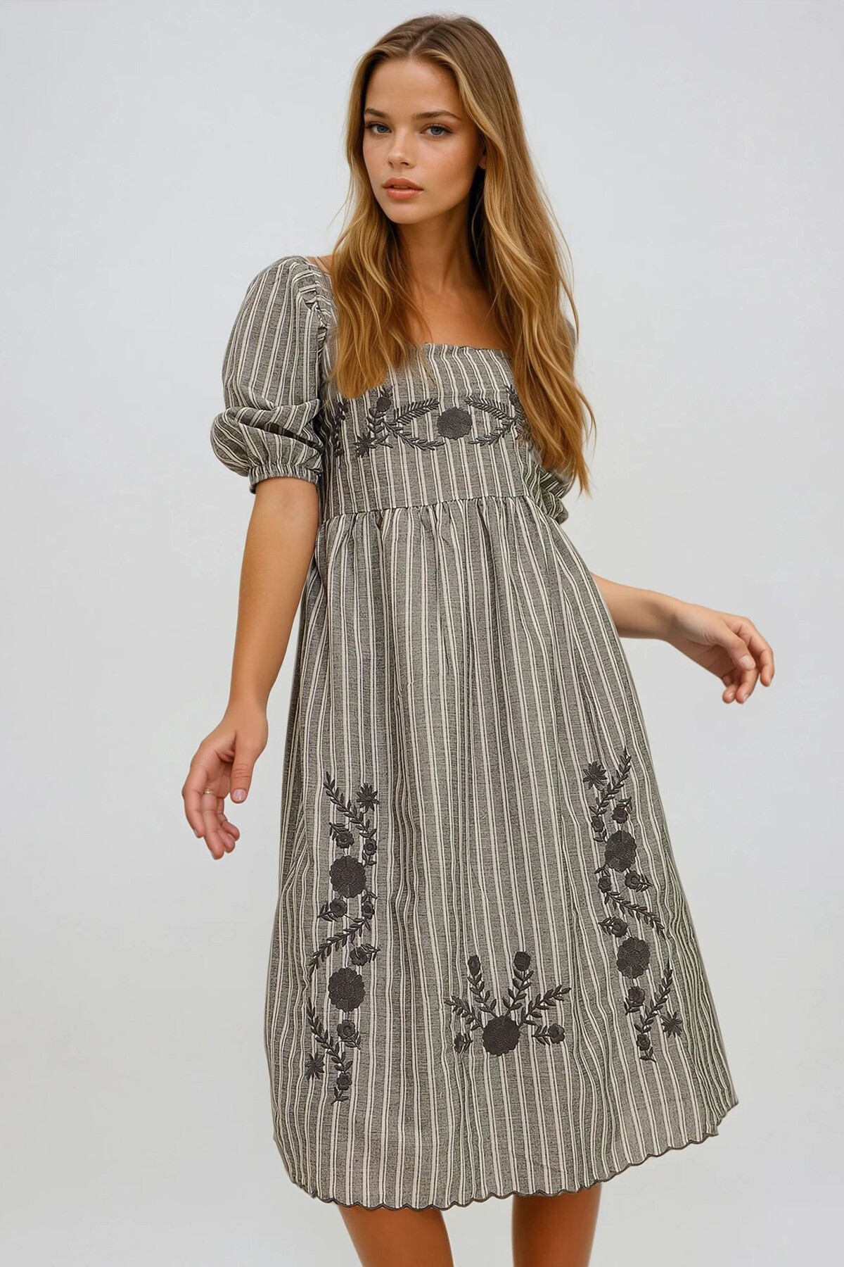 Gri Kare Yaka Prenses Kol Çizgili Çiçek Nakışlı Dokuma Elbise