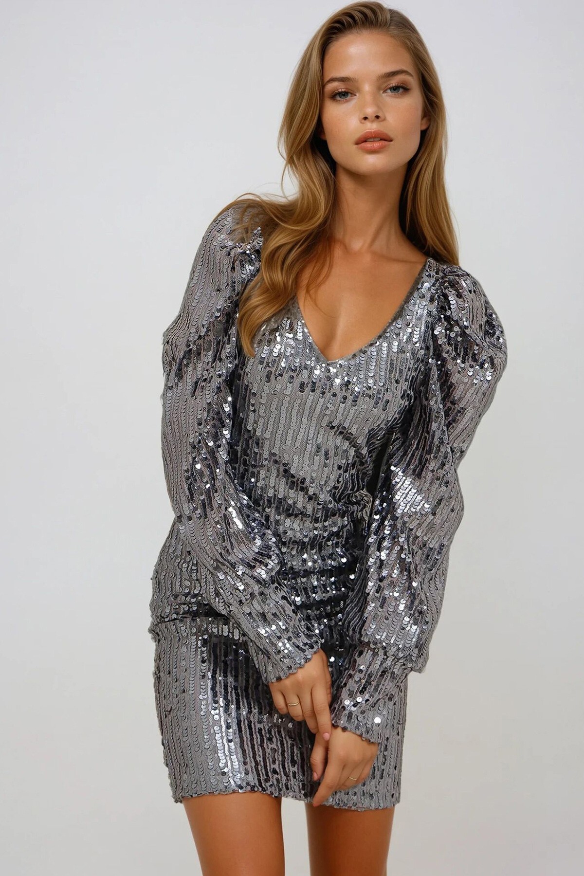 Gümüş Yılbaşı Özel Derin V Yaka Prenses Kol İçi Astarlı Pul Payet Elbise