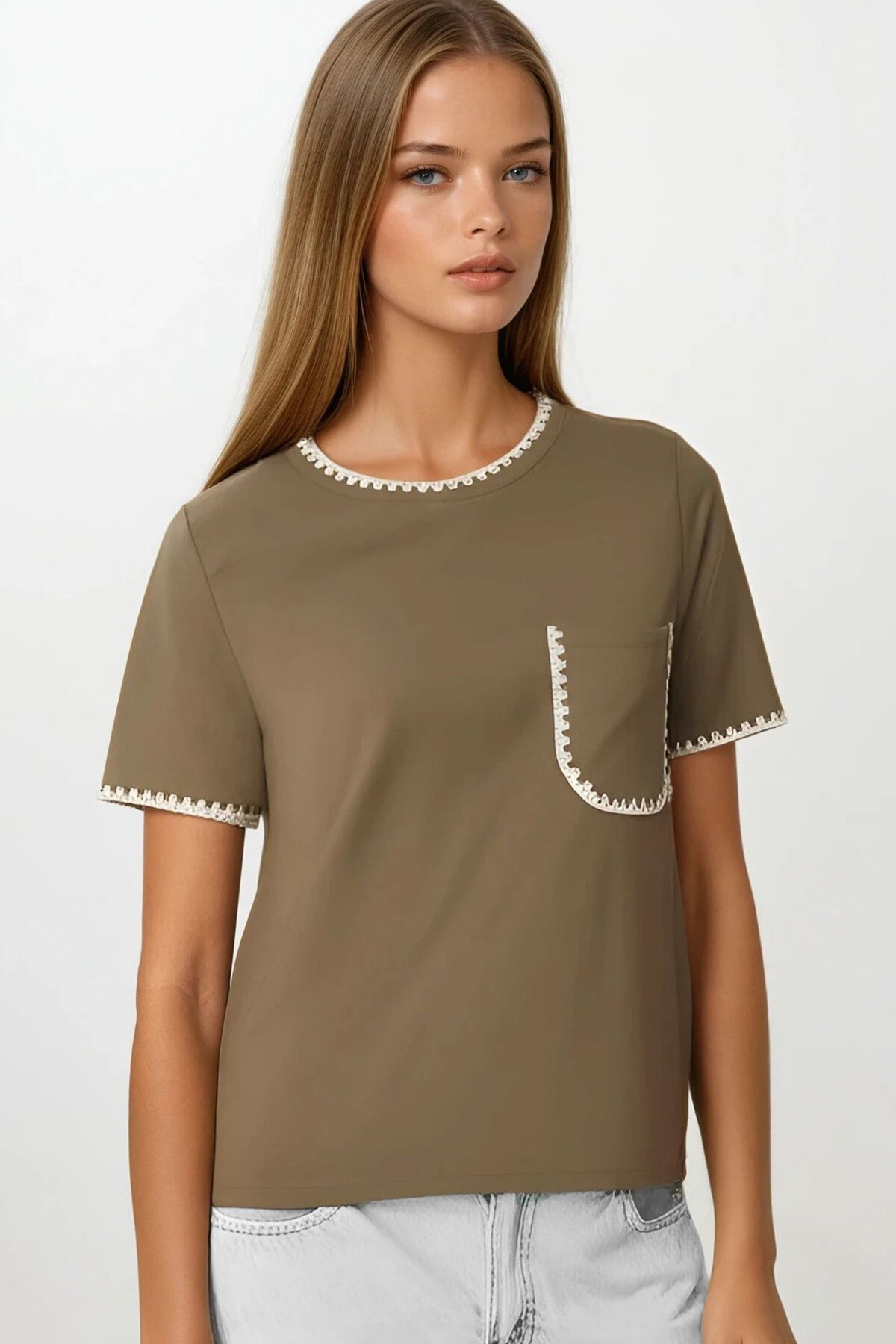 Haki Nakış İşlemeli Tek Cepli T-Shirt