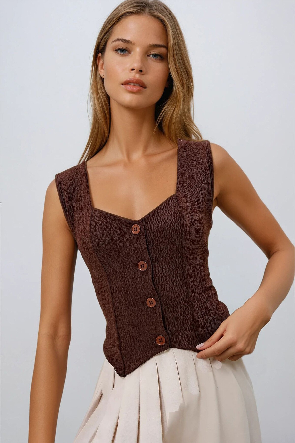 Kahve Kalp Yaka Düğmeli Crop Yelek