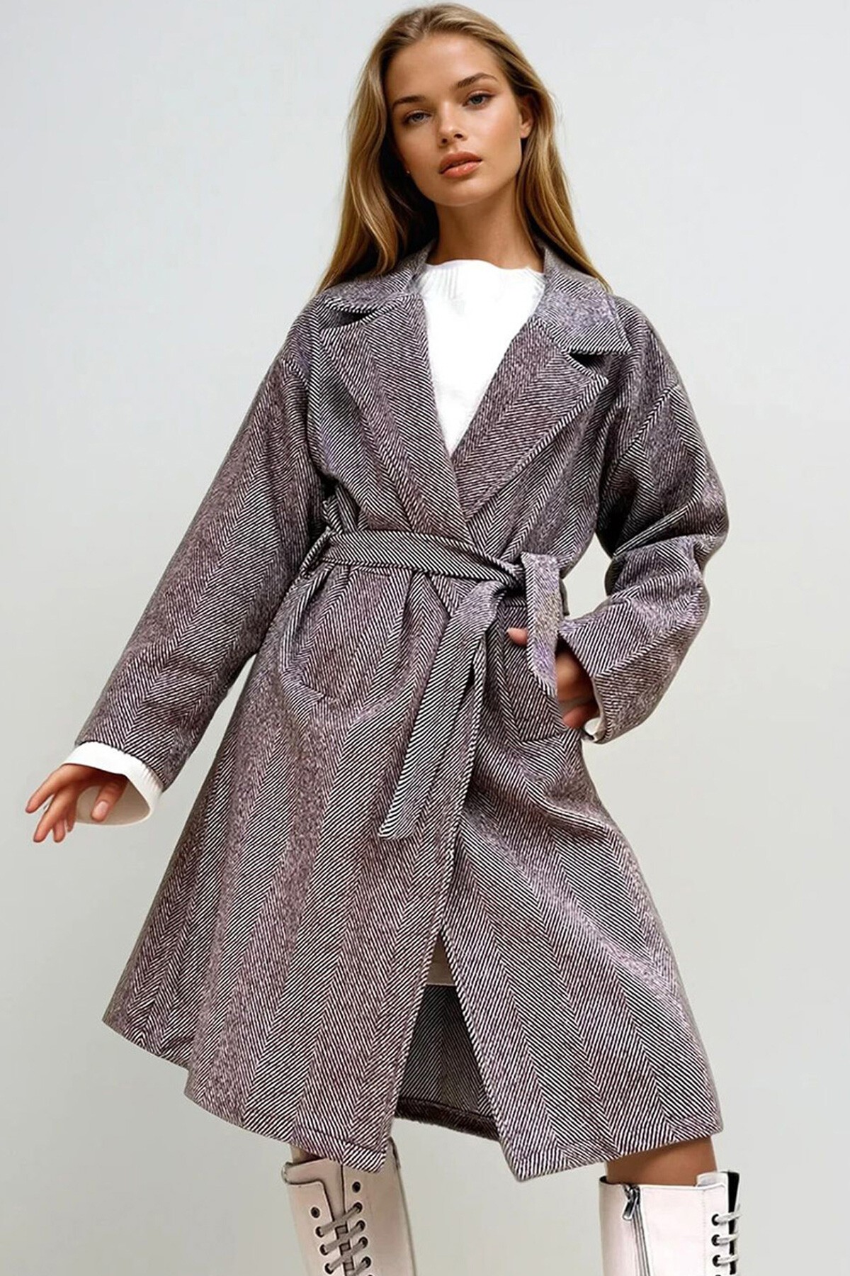 Kahve Kruvaze Beli Kemerli Balık Sırtı Desenli Kaşe Palto