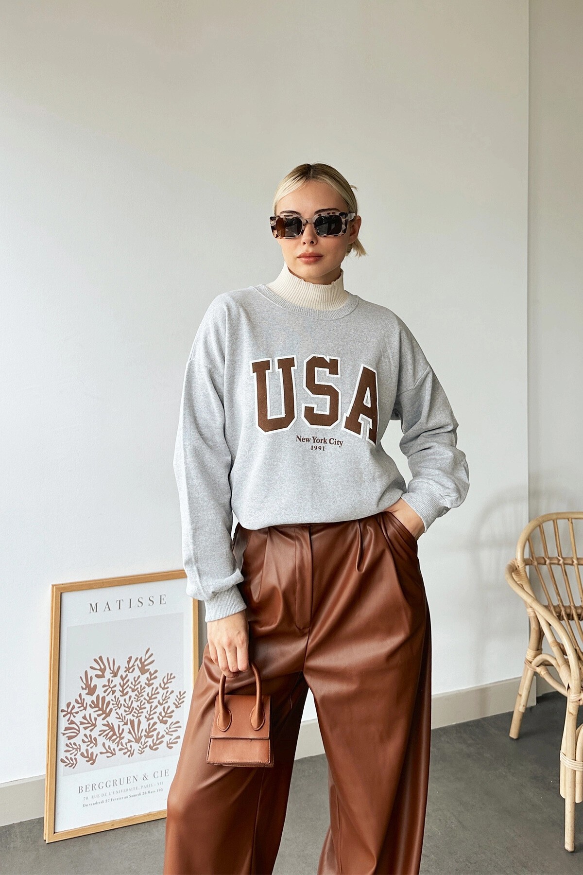 Kahverengi Bisiklet Yaka İçi Şardonlu Önü Baskılı Oversize Sweatshirt