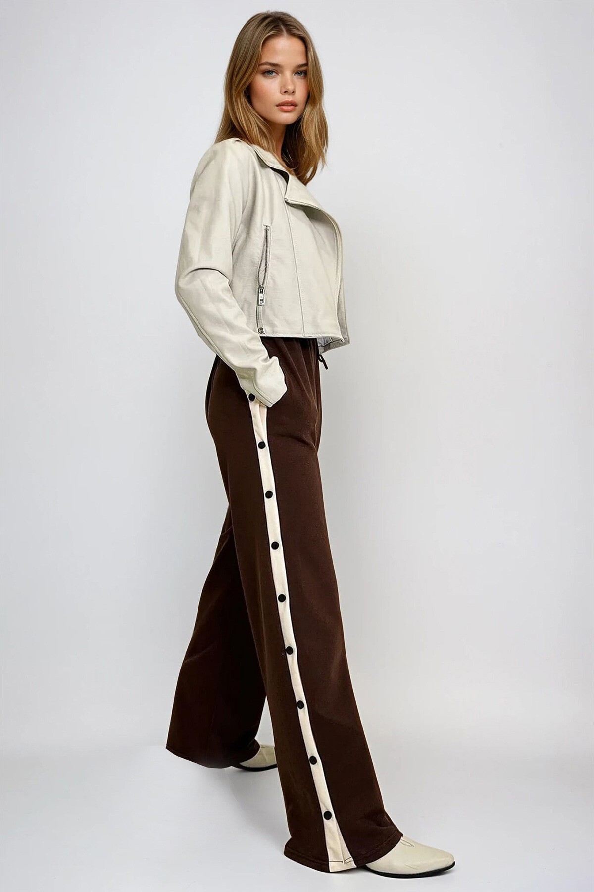 Kahverengi Çift Cepli Lastikli Yanları Şeritli Wide Leg Pantolon