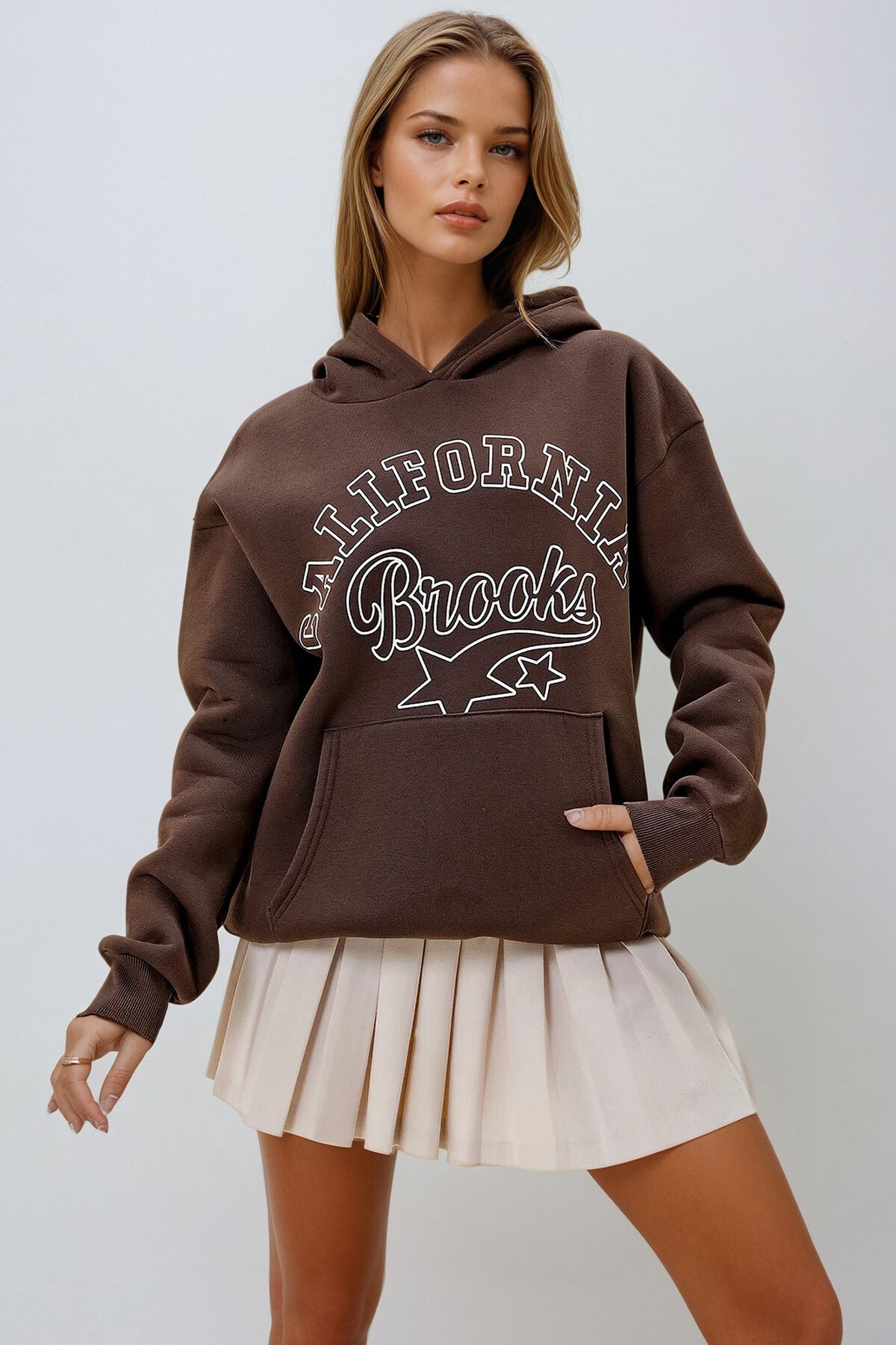 Kahverengi Kapüşonlu Kangru Cepli Önü Yazı Baskılı Üç İplik Şardonlu Sweatshırt