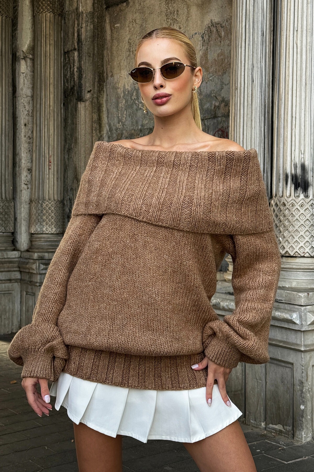 Kahverengi Madonna Yaka Triko Kazak