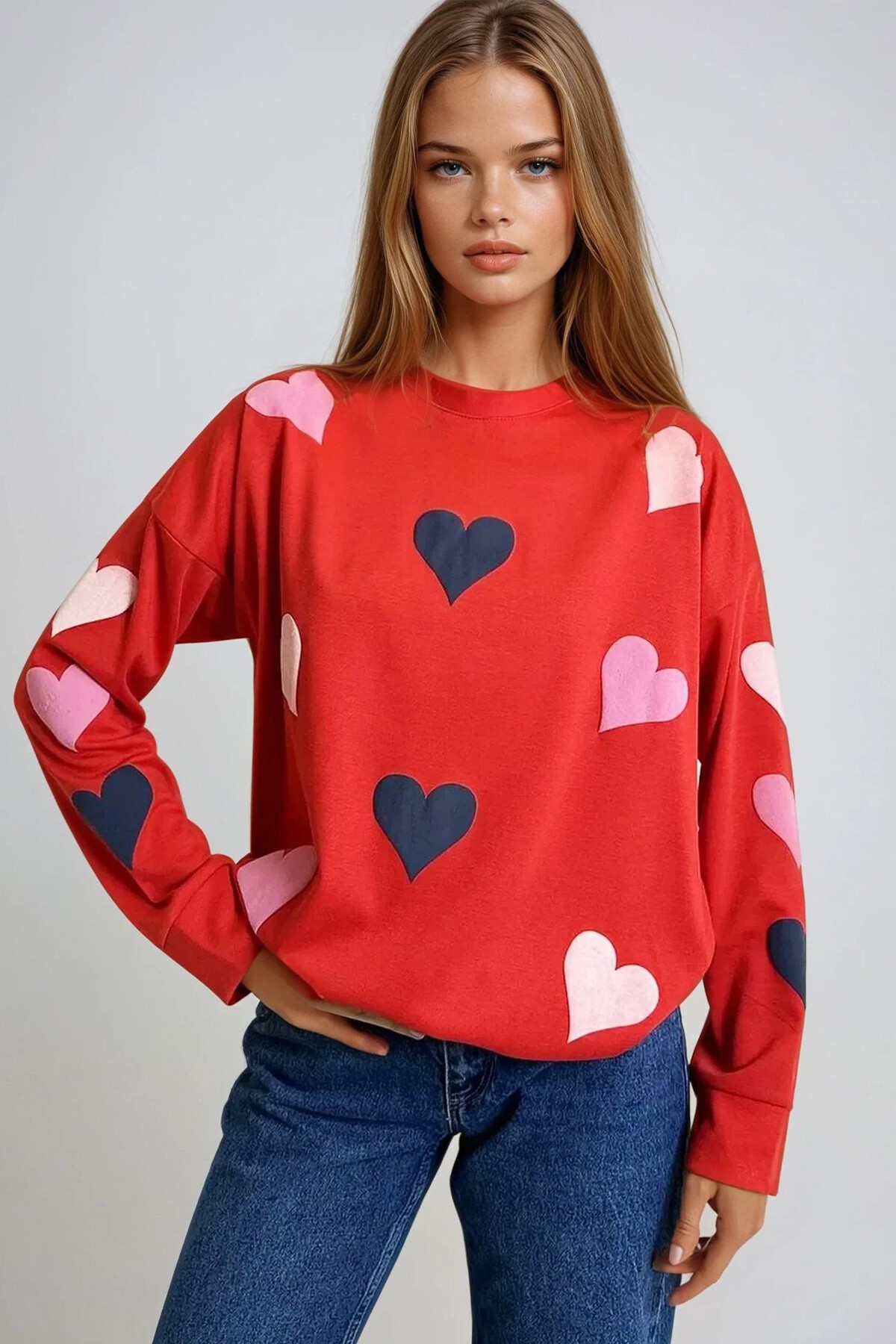 Kırmızı Bisiklet Yaka Kalp Baskılı 2 İplik Oversize Sweatshırt