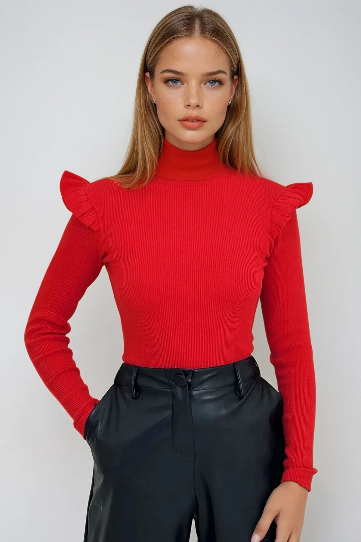 Kırmızı Omuzları Fırfırlı Yarım Balıkçı Kazak