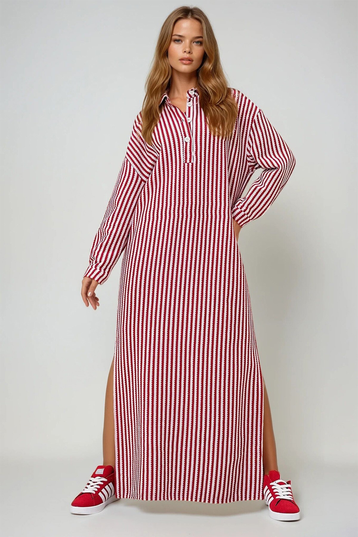 Kırmızı Polo Yaka Önü Düğmeli Çift Yırtmaçlı Triko Elbise