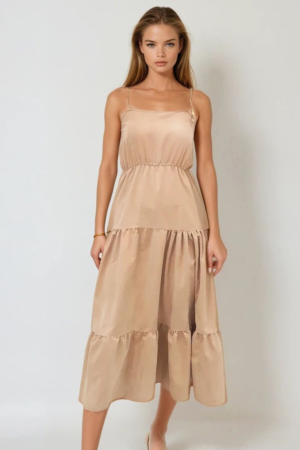 Koyu Bej Kat Kat Volanlı Askılı Boncuk Aksesuarlı Midiboy Elbise