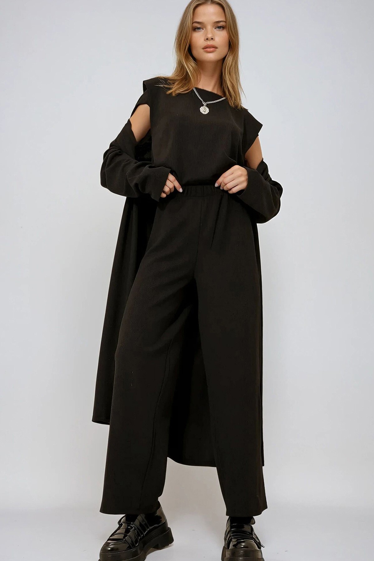 Koyu Siyah Omzu Vatkalı Bisiklet Yaka Bluz Pantolon Ve Hırkalı İnce Triko Set Takım