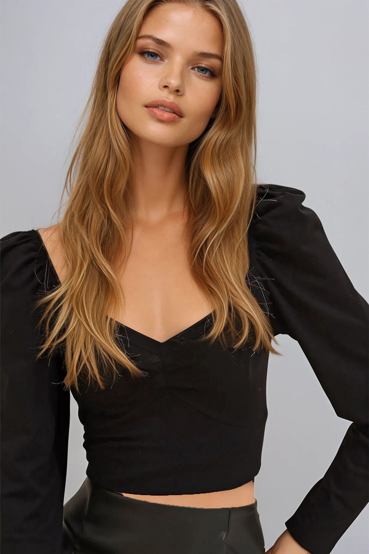 Koyu Siyah Öpücük Yaka Prenses Kol Crop Bluz