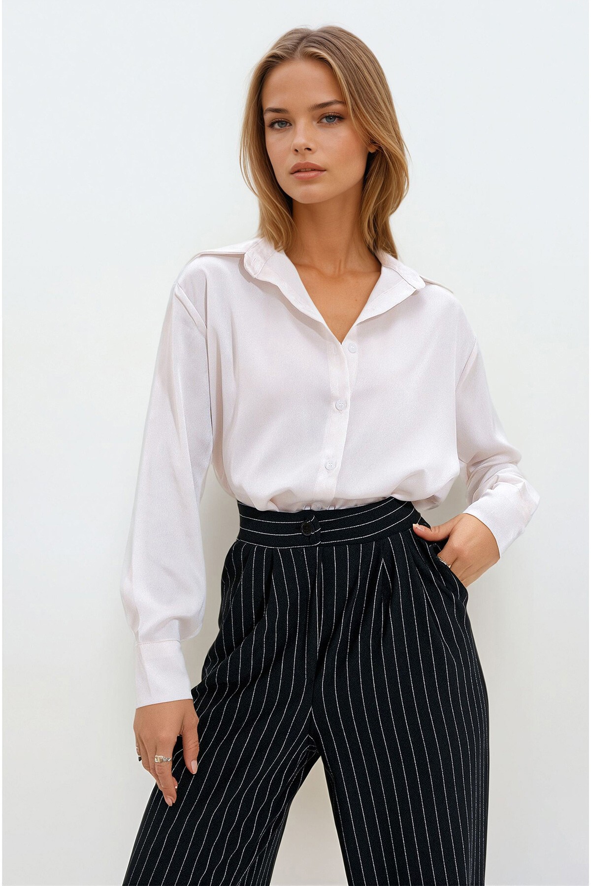 Krem Rahat Kesim Saten Dokuma Gömlek