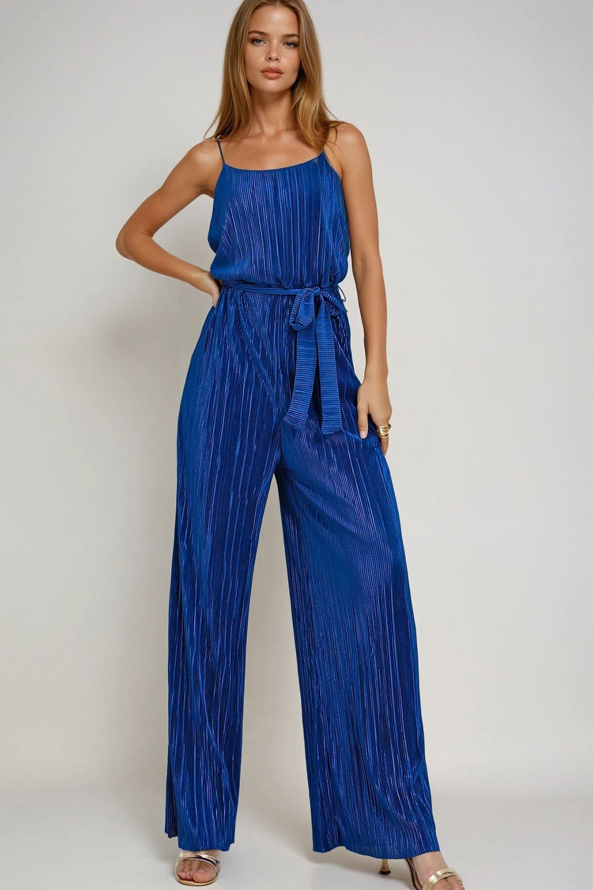 Lacivert Askılı Beli Kemerli Göğüs Dekolteli Pileli Tulum