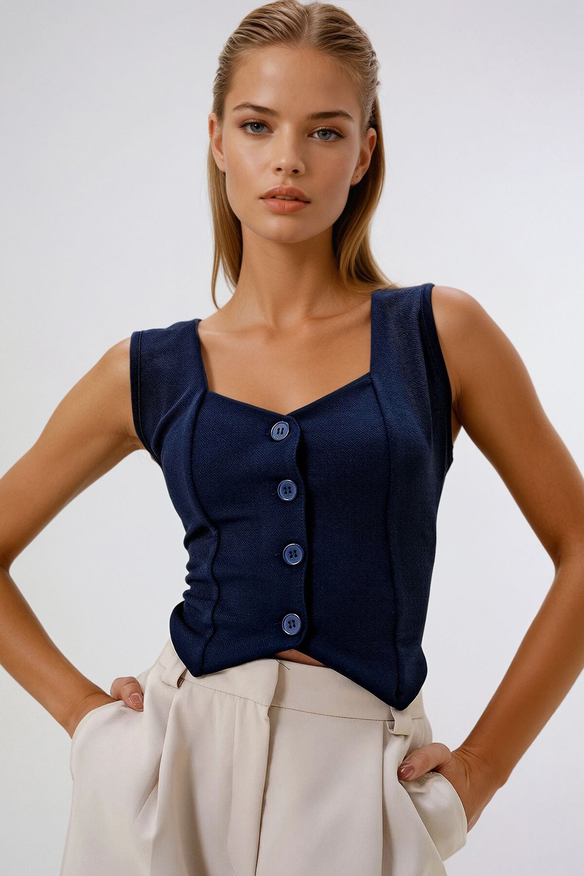 Lacivert Kalp Yaka Düğmeli Crop Yelek