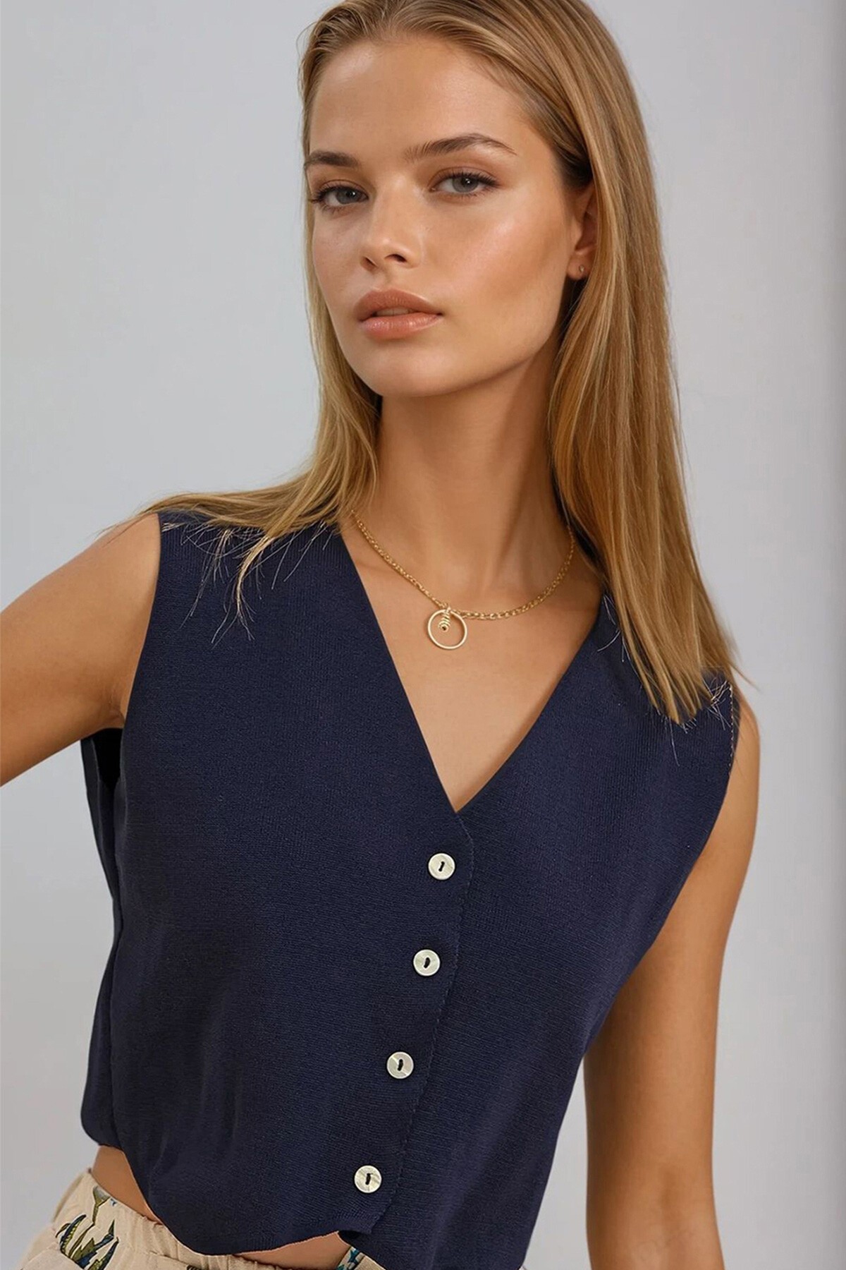 Lacivert V Yaka Düğmeli Yazlık Triko Yelek