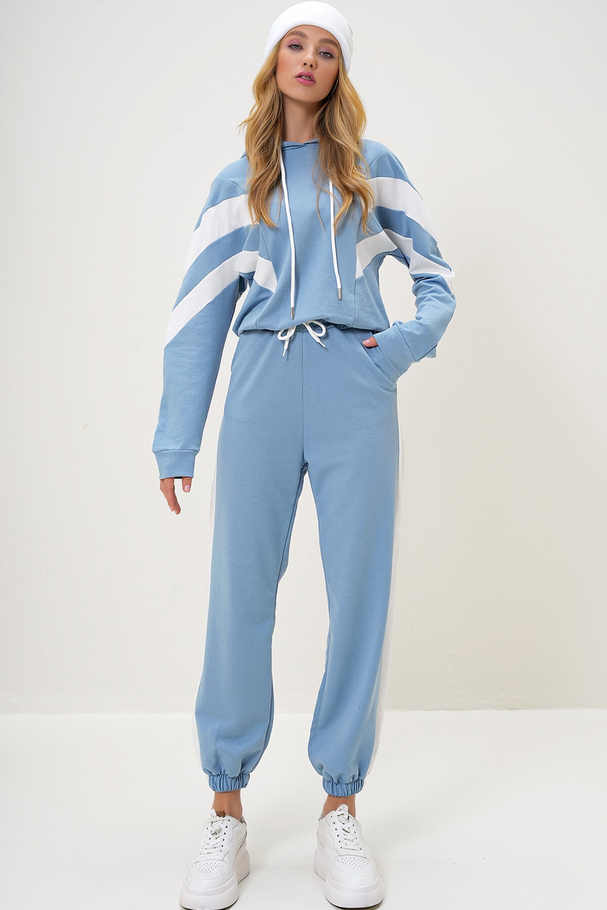 Mavi Kapüşonlu Renk Bloklu  İki İplik  Sweatshırt Ve Paçası Lastikli Eşofman Takımı
