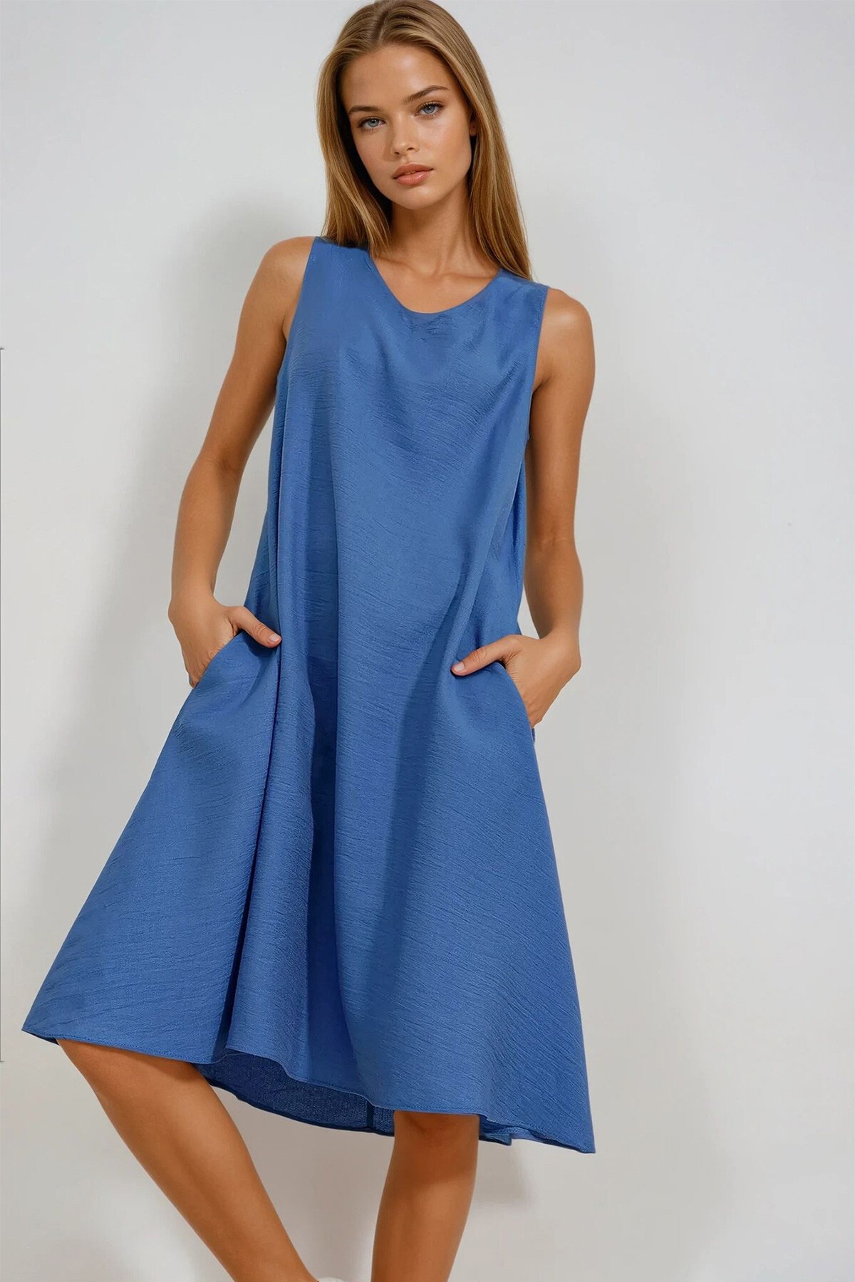 Saks V Yaka Çift Cepli Aerobin Dokuma Elbise