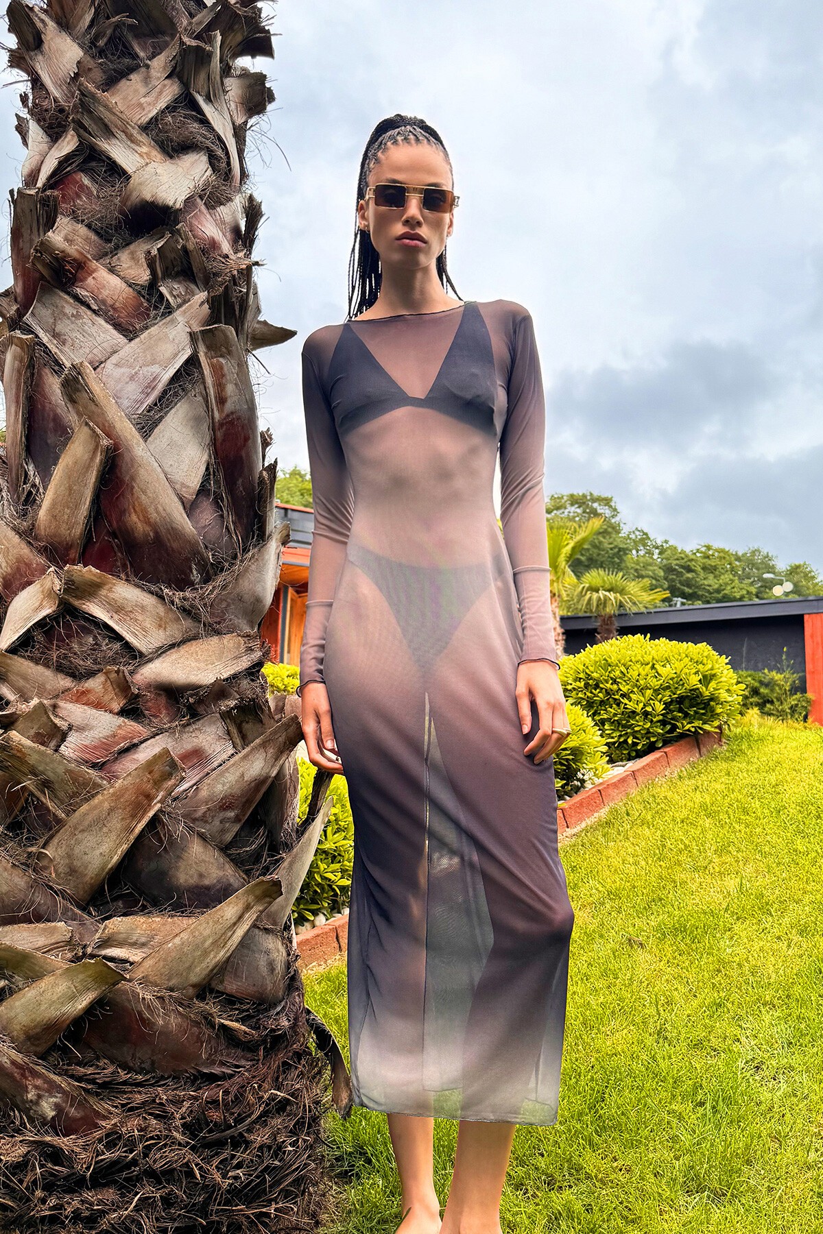 Siyah Batik Desenli Astarsız Arkası Yırtmaçlı Tül Plaj Elbisesi