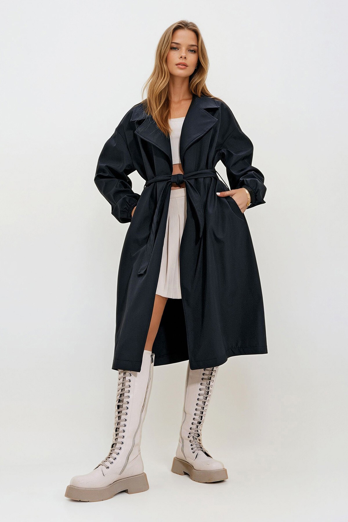 Siyah Belden Bağlamalı Balon Kol Trençkot
