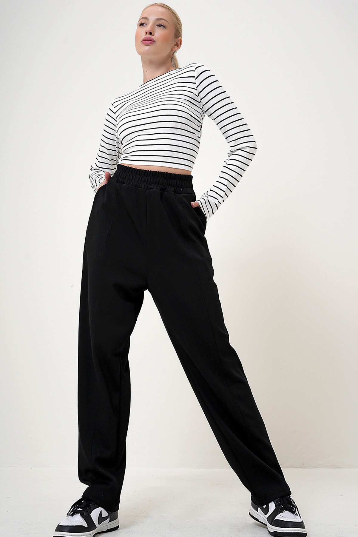 Siyah Beli Lastikli Çift Cepli Şalvar Kesim Modal Pantolon